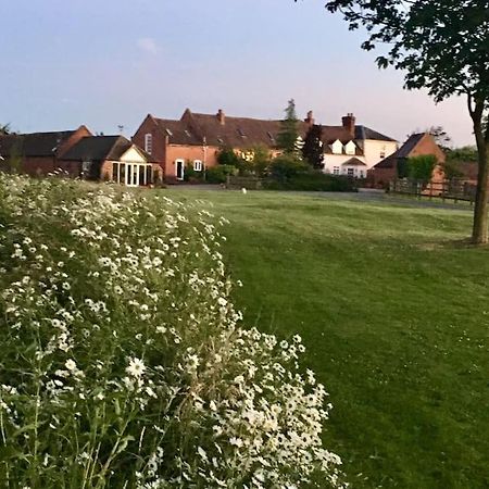Cottage Barn Conversion On Working Farm Worcester Bagian luar foto
