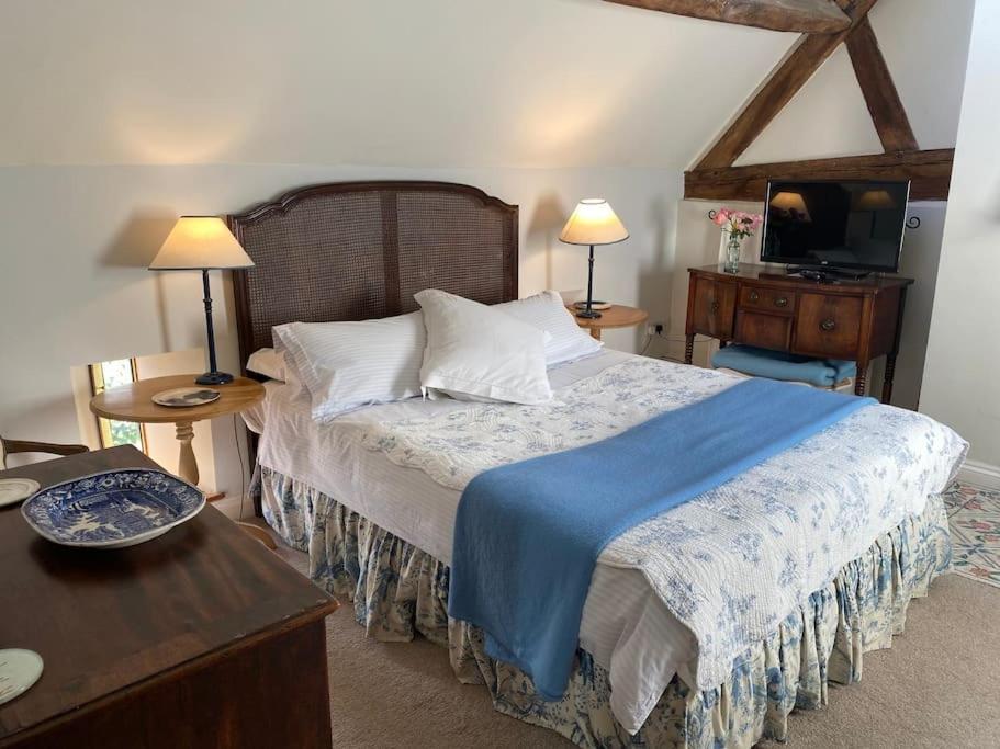 Cottage Barn Conversion On Working Farm Worcester Bagian luar foto