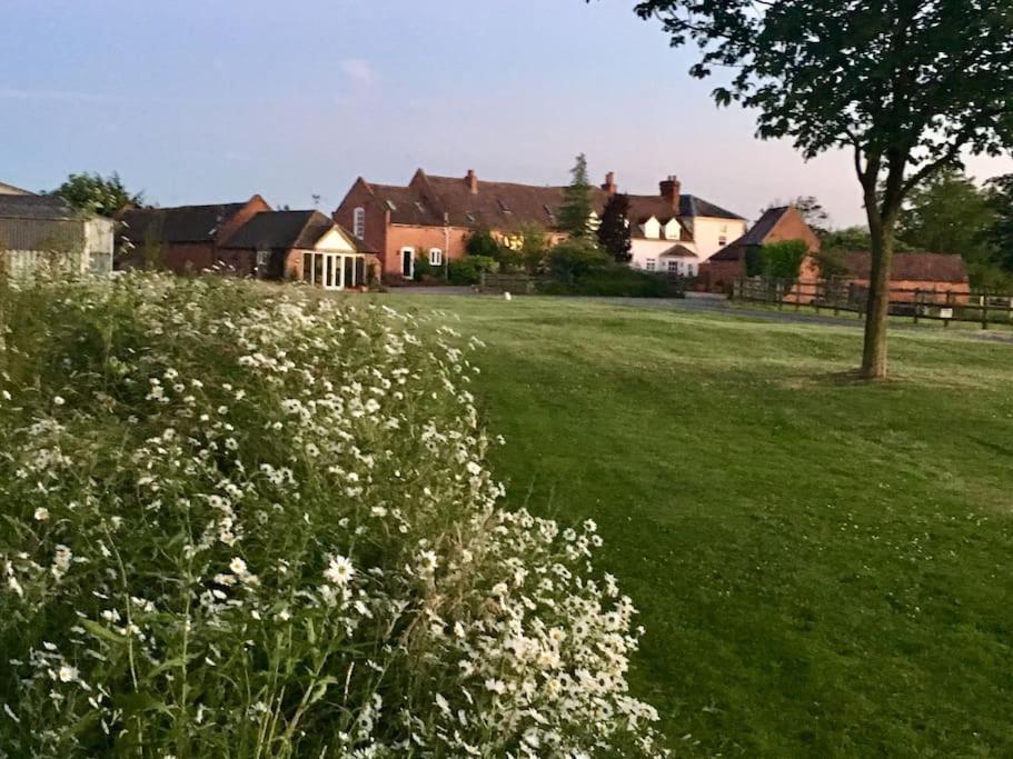 Cottage Barn Conversion On Working Farm Worcester Bagian luar foto